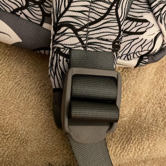 Vera Bradley Lighten Up Sporty Compact Backpack NWT - Picture 6 of 15